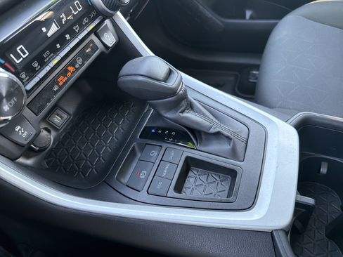 Certified 2025 Toyota RAV4 XLE FWD image 9