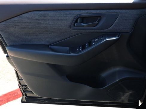 Certified 2023 Nissan Rogue S image 23