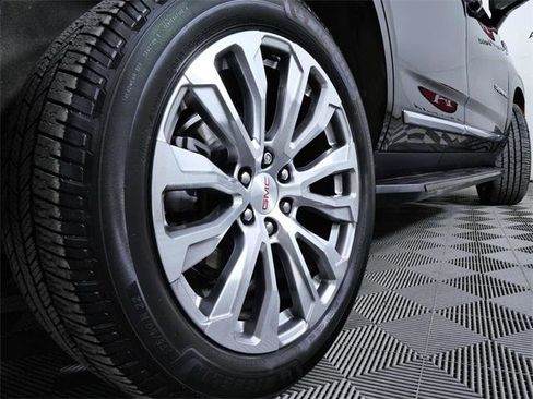 Used 2021 GMC Yukon Denali image 9