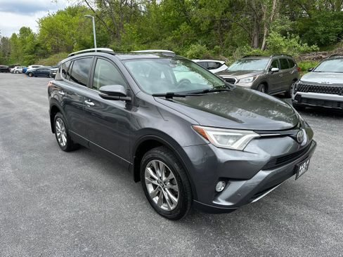 Used 2016 Toyota RAV4 Limited AWD/4WD image 3