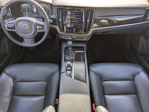Used 2018 Volvo S90 T5 Momentum w/ Convenience Package image 17