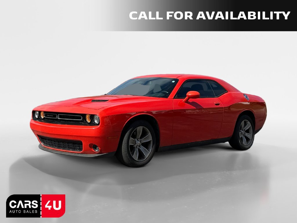 Used 2017 Dodge Challenger SXT RWD image 3