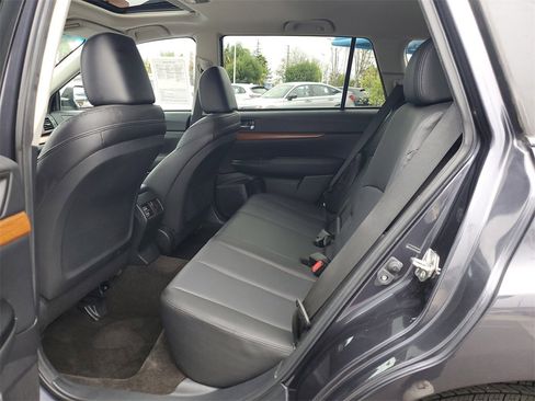 Used 2013 Subaru Outback 3.6R Limited image 15