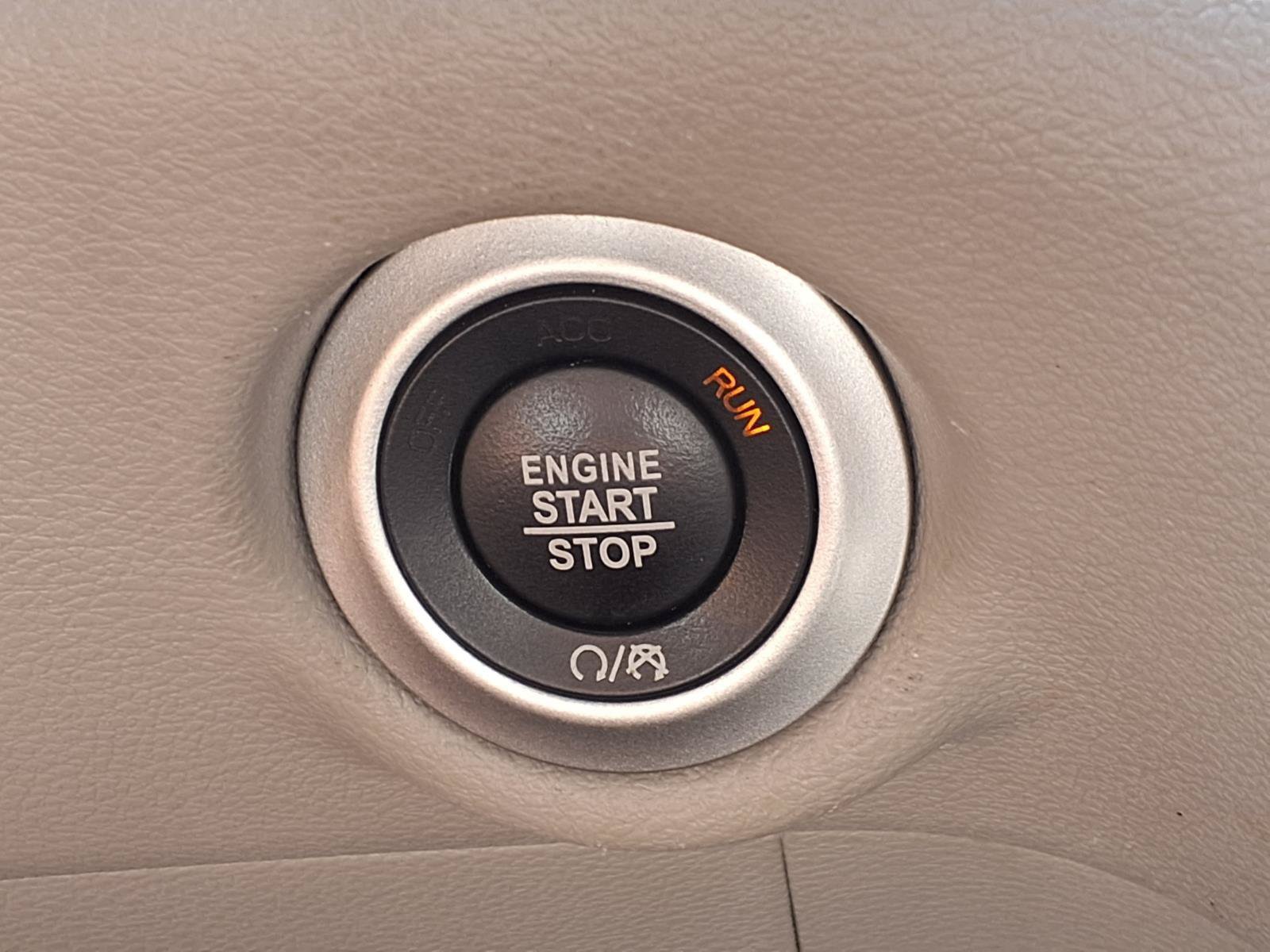 Used 2023 Chrysler Pacifica Touring-L FWD image 15
