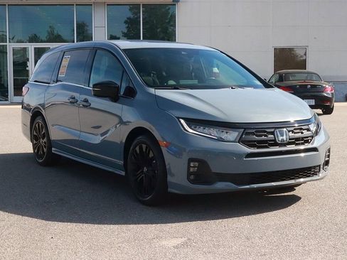 Used 2025 Honda Odyssey Sport-L image 3