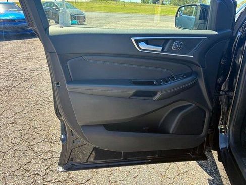Used 2018 Ford Edge Titanium FWD image 10