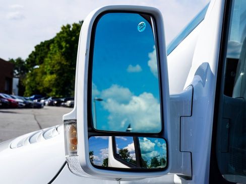 Used 2021 Mercedes-Benz Sprinter 3500 w/ Swivel Seat Package image 16