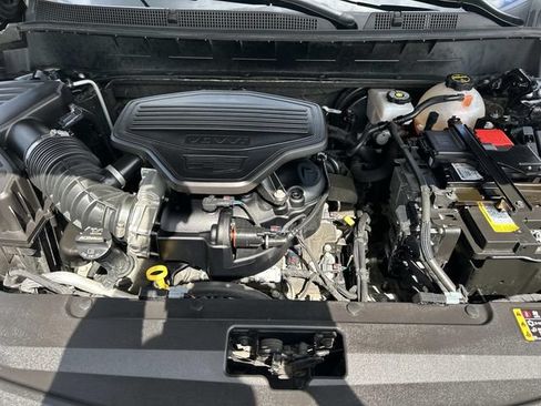 Used 2024 Cadillac XT6 Premium Luxury w/ LPO, Floor Liner Package AWD/4WD image 10