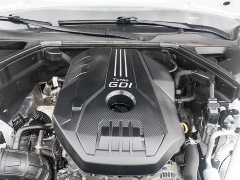 Used 2023 Genesis G70 2.0T image 8