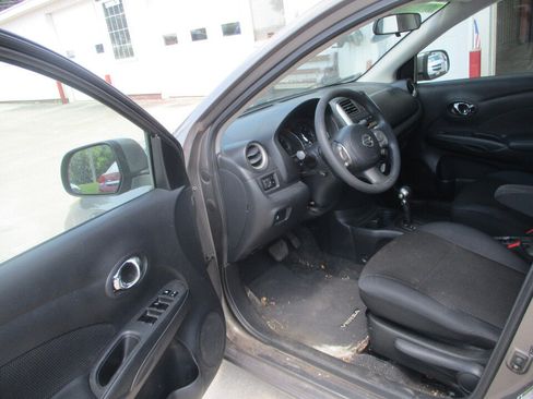 Used 2013 Nissan Versa SV w/ Convenience Pkg FWD image 23