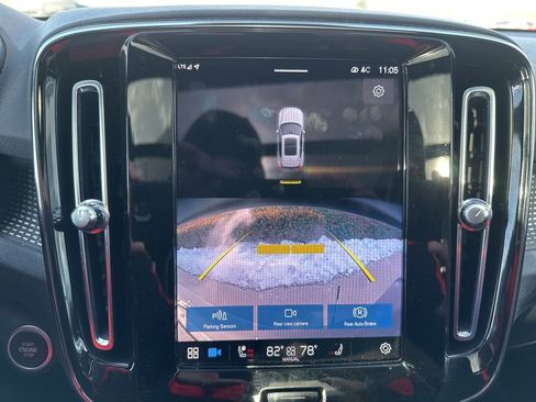 Certified 2023 Volvo XC40 B5 Ultimate w/ Protection Package Premier image 23