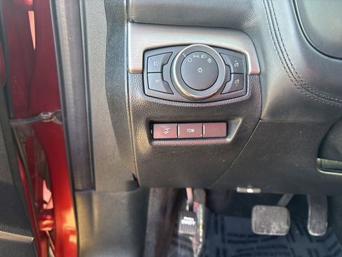 Used 2018 Ford Explorer Platinum image 26