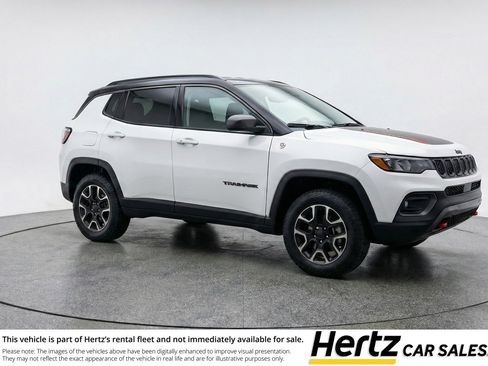 Used 2025 Jeep Compass Trailhawk AWD/4WD image 1
