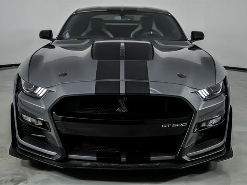 Used 2021 Ford Mustang Shelby GT500 w/ Carbon Fiber Track Pack RWD image 4