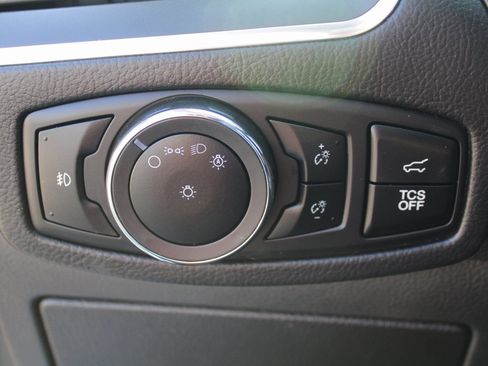 Used 2024 Ford Edge Titanium image 26