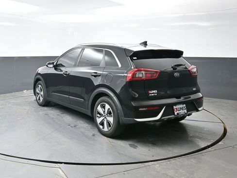 Used 2017 Kia Niro LX image 9