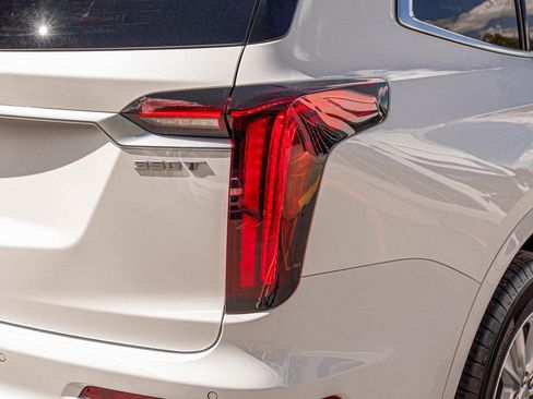 Used 2024 Cadillac XT6 Luxury image 38