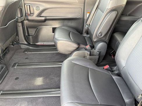 Used 2024 Toyota Sienna XSE image 30