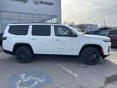 New 2026 Jeep Grand Wagoneer Summit AWD/4WD image 37