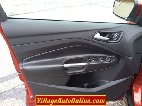 Used 2019 Ford Escape SEL image 30