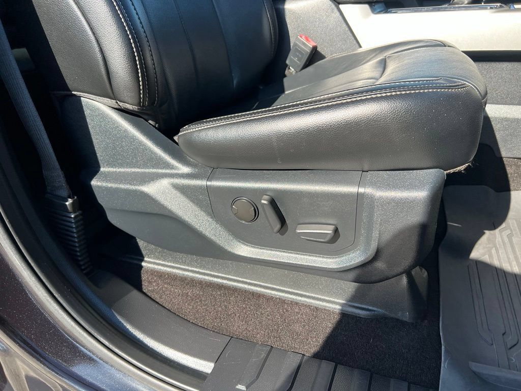 Used 2020 Ford F150 Lariat AWD/4WD image 23