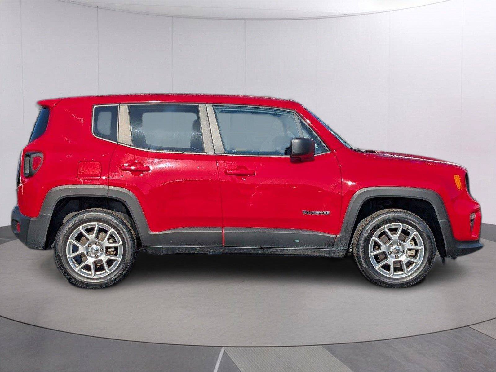 Used 2023 Jeep Renegade Latitude AWD/4WD image 8