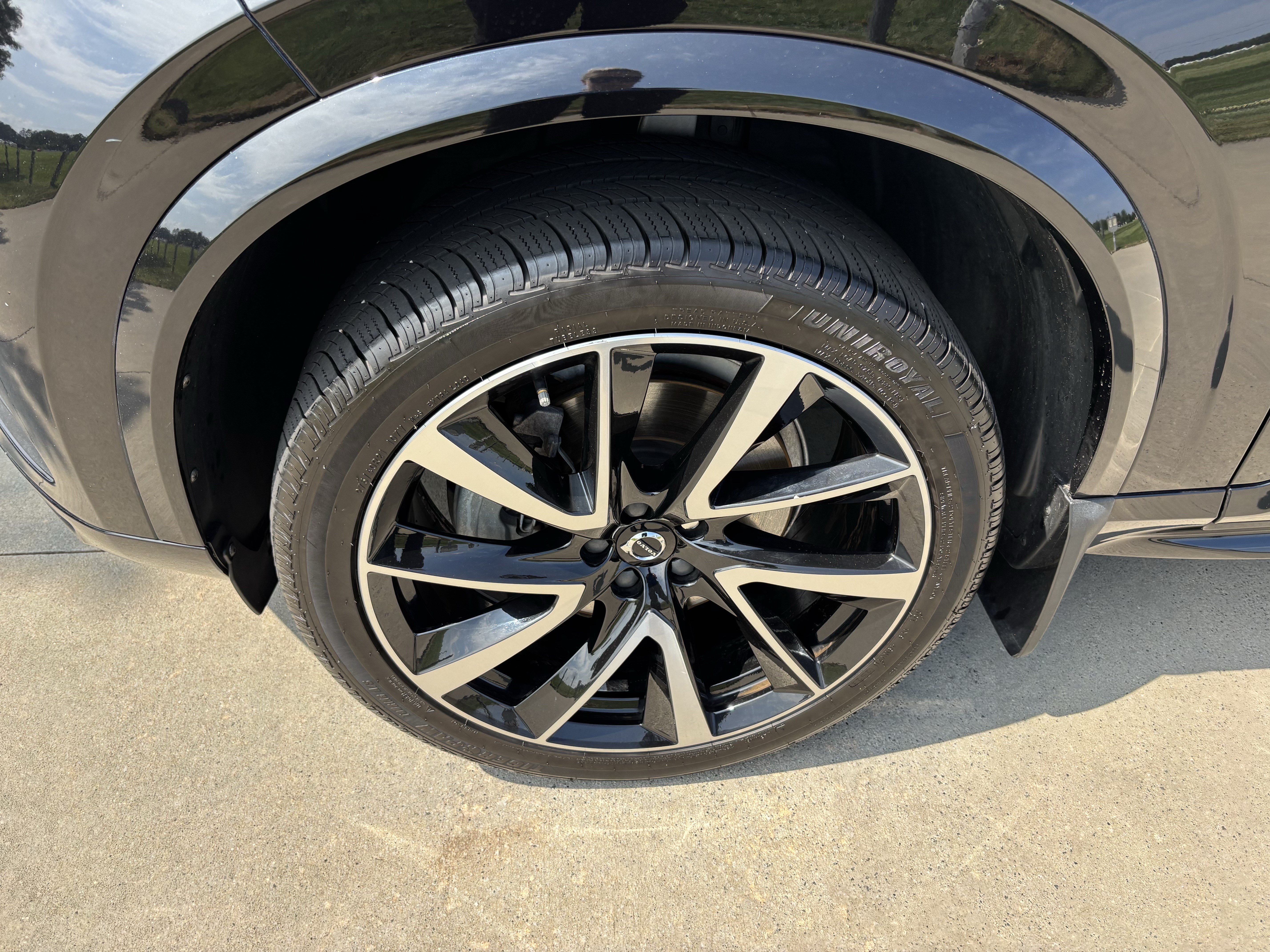 Used 2022 Volvo XC90 T6 Momentum w/ Advanced Package AWD/4WD image 13