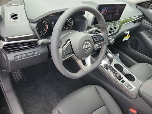New 2026 Nissan Altima 2.5 SR w/ SR Premium Package FWD image 19