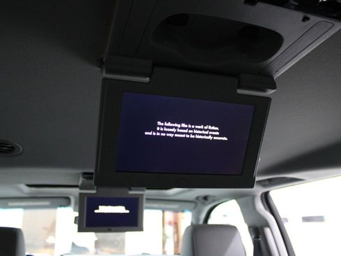 Used 2017 Chevrolet Suburban LT image 36