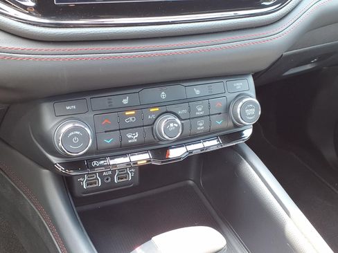 Used 2026 Dodge Durango GT AWD/4WD image 9