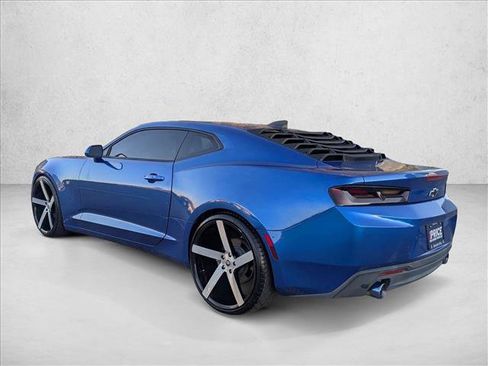 Used 2018 Chevrolet Camaro LT image 8