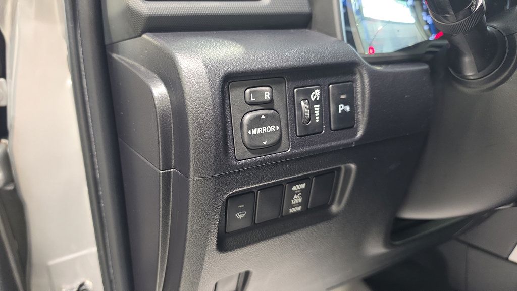 Used 2019 Toyota 4Runner Limited AWD/4WD image 17