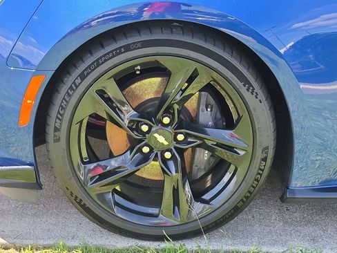 Used 2019 Chevrolet Camaro SS RWD image 10