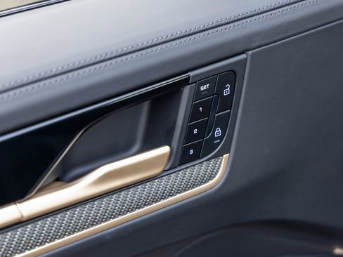 Certified 2025 Porsche Cayenne GTS image 25