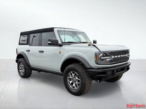 Used 2024 Ford Bronco Badlands AWD/4WD image 9