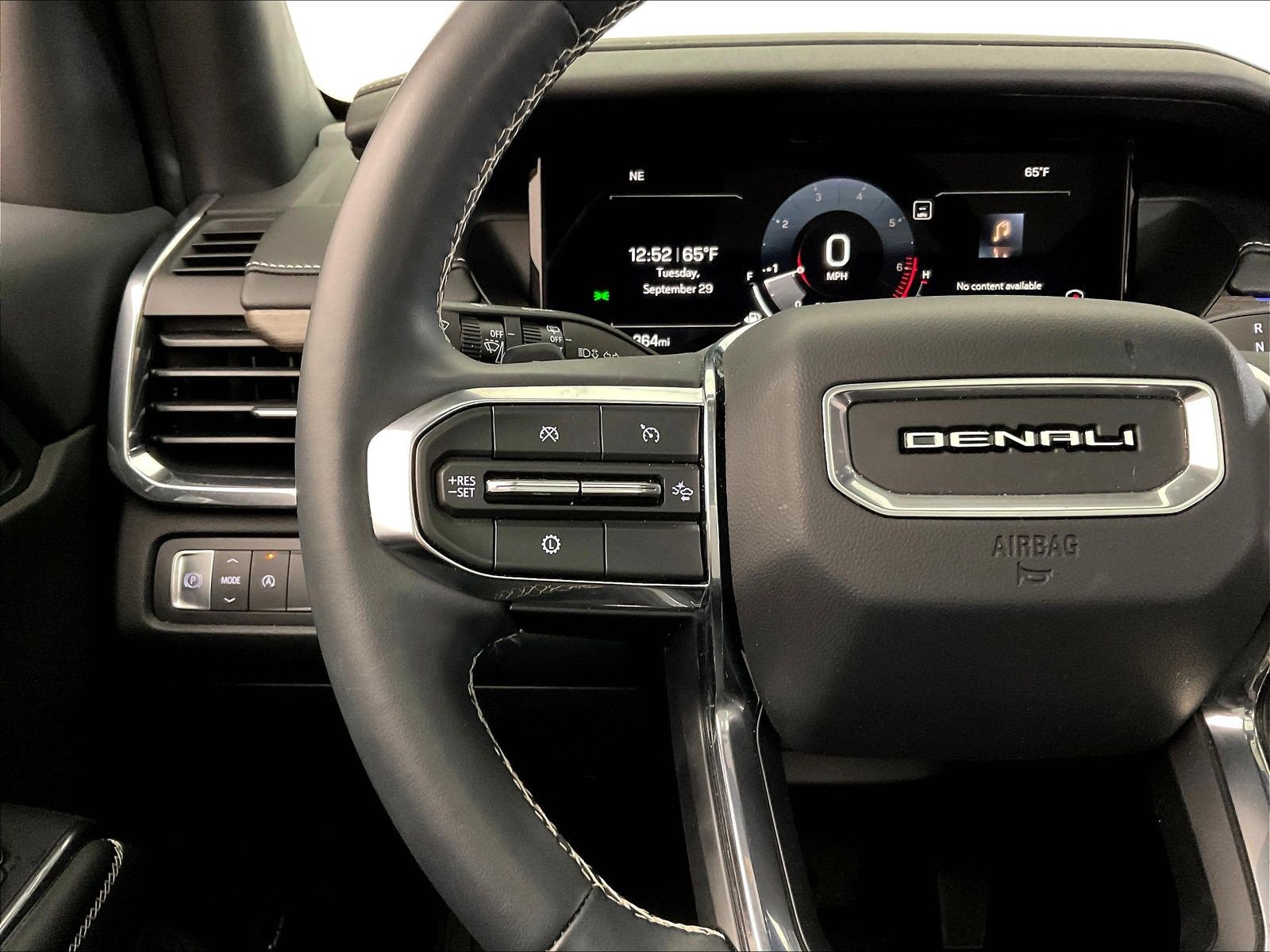 Used 2025 GMC Acadia Denali FWD image 11