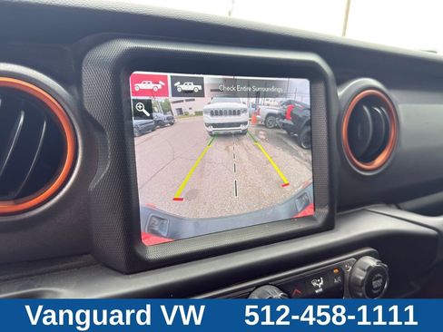 Used 2022 Jeep Gladiator Mojave w/ Trailer Tow Package AWD/4WD image 18