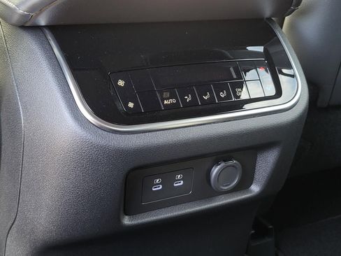 New 2026 Nissan Armada SL w/ Captain's Chari Seat Package image 18