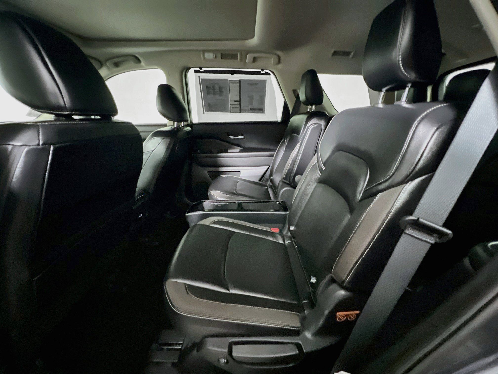 Used 2023 Nissan Pathfinder SL w/ SL Premium Package FWD image 28