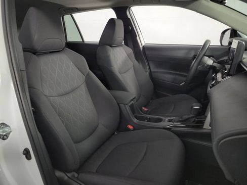 Used 2023 Toyota Corolla Cross LE w/ Moonroof Package AWD/4WD image 16