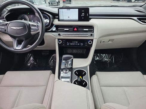 Used 2025 Genesis G70 2.5T image 9