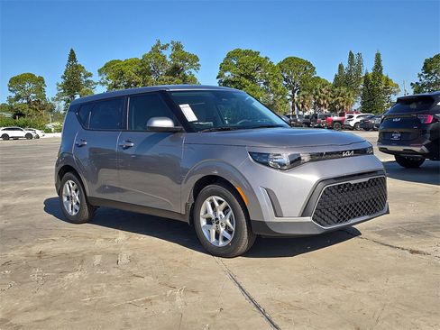 New 2025 Kia Soul LX image 2