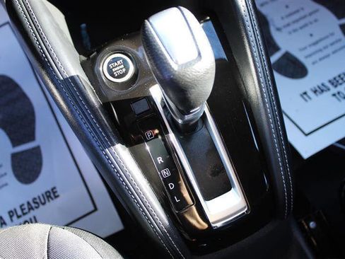 Used 2018 Nissan Kicks SV image 19