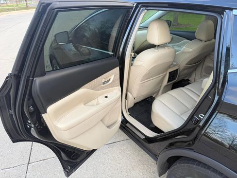 Used 2019 Nissan Murano SL w/ SL Technology Package FWD image 25