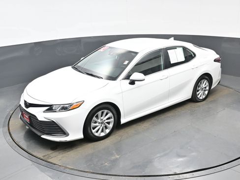 Used 2024 Toyota Camry LE image 32