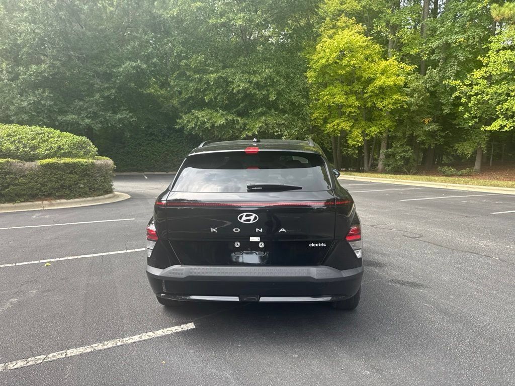 Used 2024 Hyundai Kona SEL FWD image 5