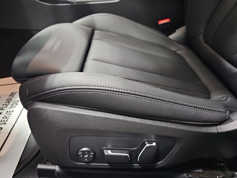 New 2026 BMW 330i Sedan w/ M Sport Package image 30