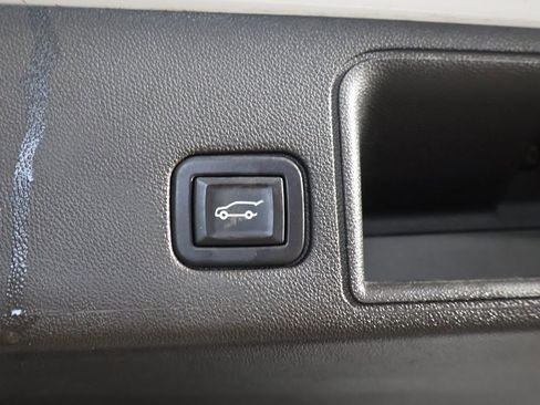 Used 2022 GMC Terrain SLT image 47