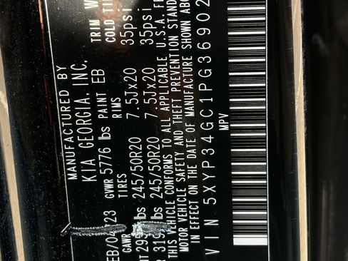 Used 2023 Kia Telluride EX w/ EX Captain's Chair Package image 12