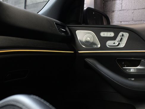 Used 2025 Mercedes-Benz GLE 580 4MATIC w/ Driver Assistance Package image 74